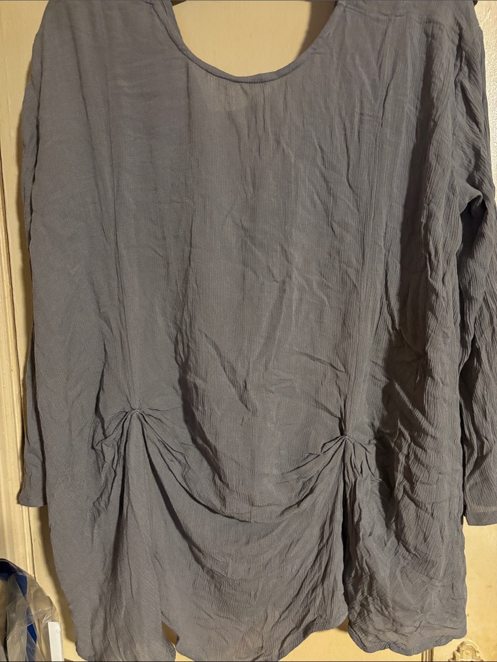 Free People Light Gray Long-Sleeve Gathered Hem Women’s Top/tunic nice details!